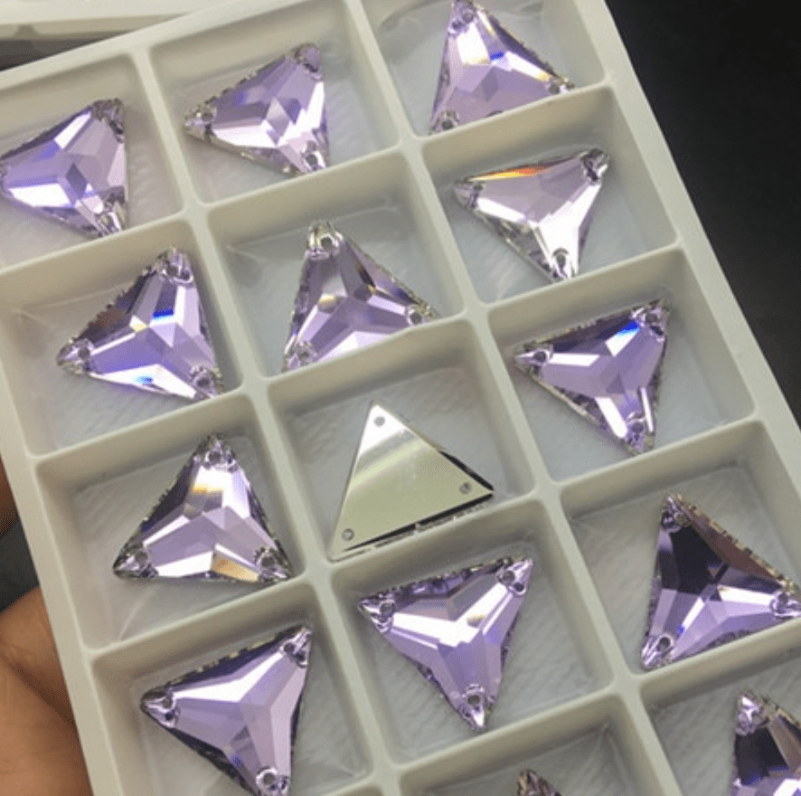Fancy Glass Gems Fancy Glass Gems 16mm Light Purple Vitrail Light Triangle, Sew on, Fancy Glass Gem