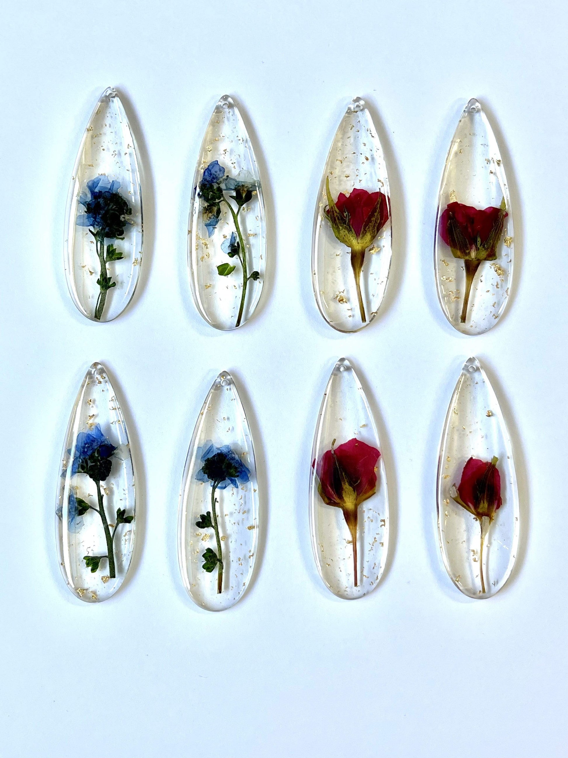 Sundaylace Creations & Bling Resin Gems 18*55mm Clear Floral with Gold Flakes, one hole, Resin Gems