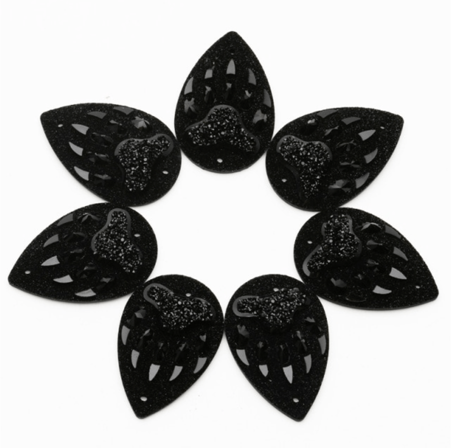 Sundaylace Creations & Bling Resin Gems Black 20*30mm Bear Claw Paw Teardrop, Sew on, Resin Gems