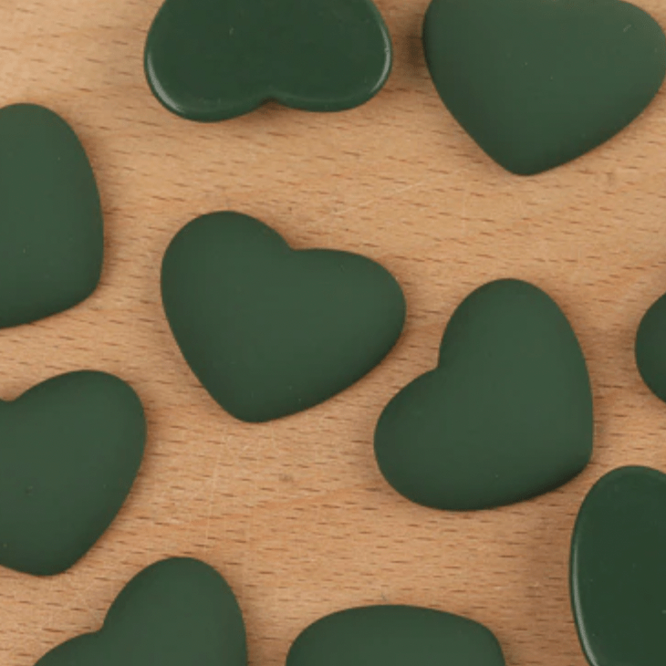 Sundaylace Creations & Bling Resin Gems Hunter Green Heart 20mm HEART Shaped Matte Rubber Gems, Glue on, Matte Resin Gems