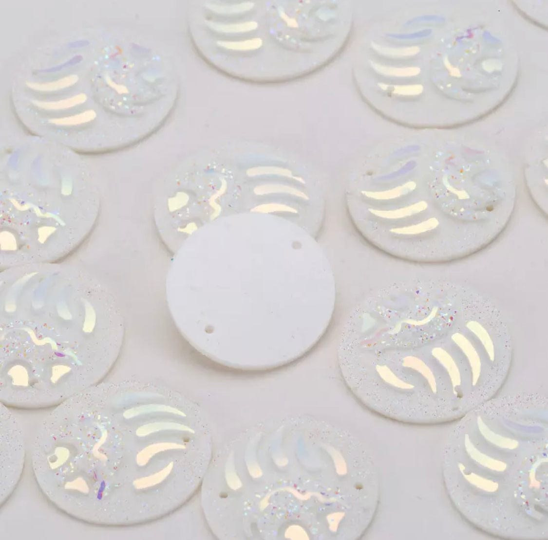 Sundaylace Creations & Bling Resin Gems White AB 25mm Bear CLAW PAW print, *New in AB and Metallic Finish Circle/Round, Sew on, Resin Gem (Sold in Pair)