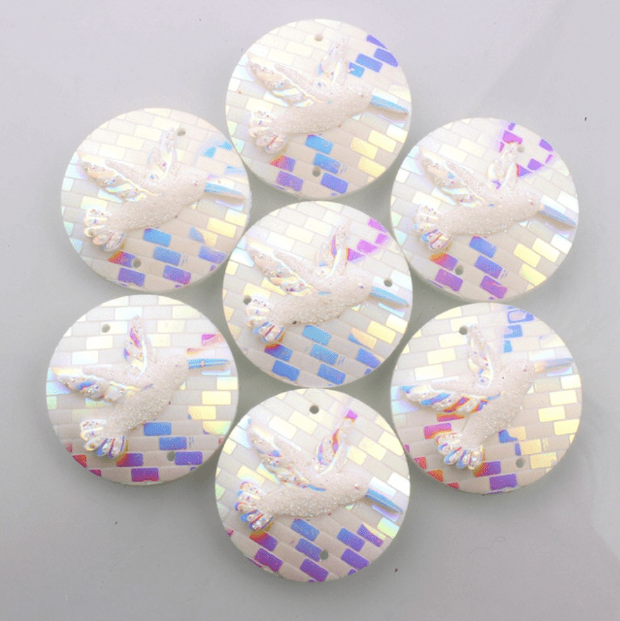 Sundaylace Creations & Bling Resin Gems White AB 25mm Hummingbird with brick background round, Multicoloured, sew on, Resin Gem