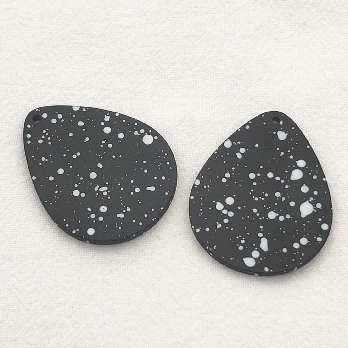 Sundaylace Creations & Bling Resin Gems Black with white paint dots 31*39mm Black and White Paint dots Large Fat Teardrops *Reversible*, one hole sew on, Resin Gems