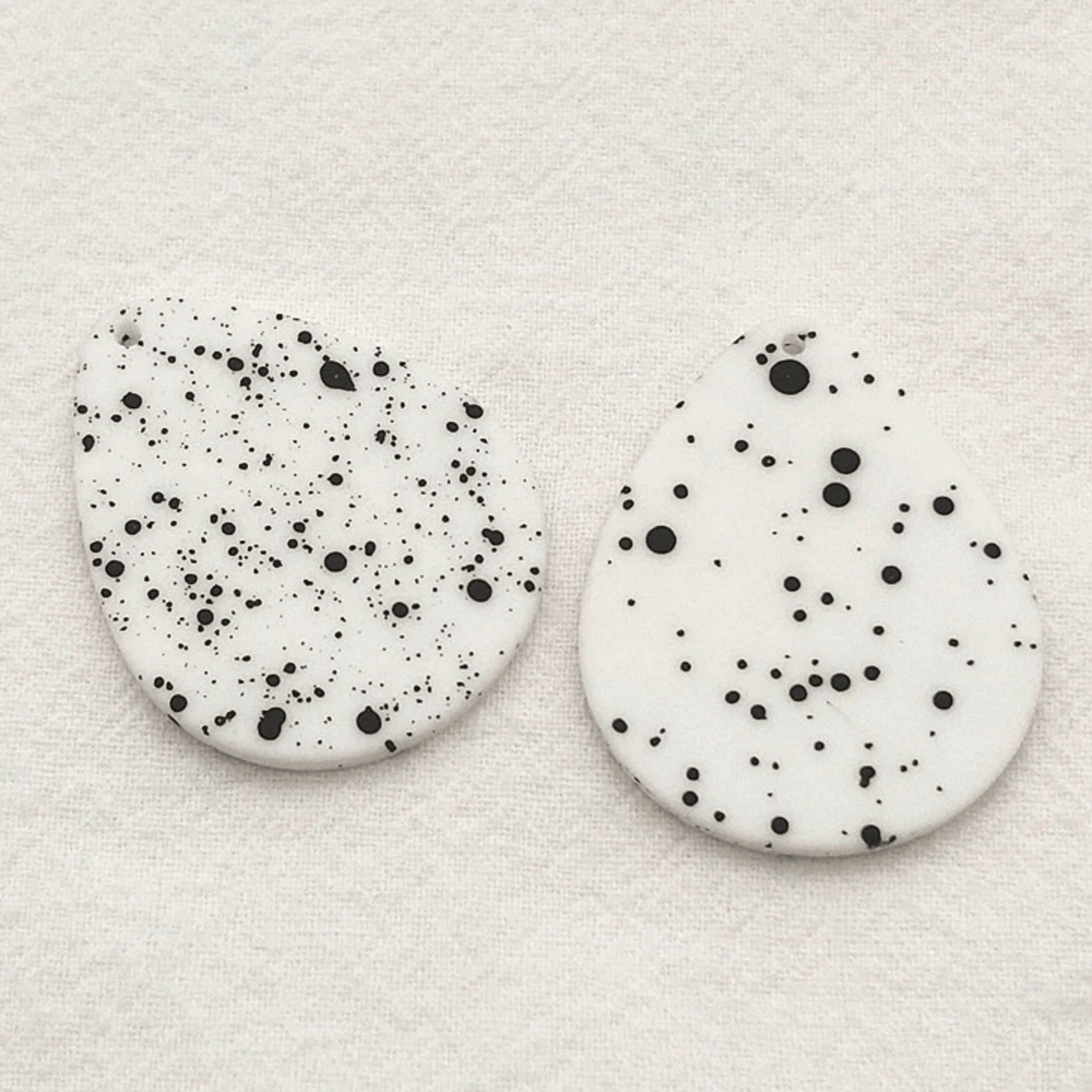 Sundaylace Creations & Bling Resin Gems White with black paint dots 31*39mm Black and White Paint dots Large Fat Teardrops *Reversible*, one hole sew on, Resin Gems