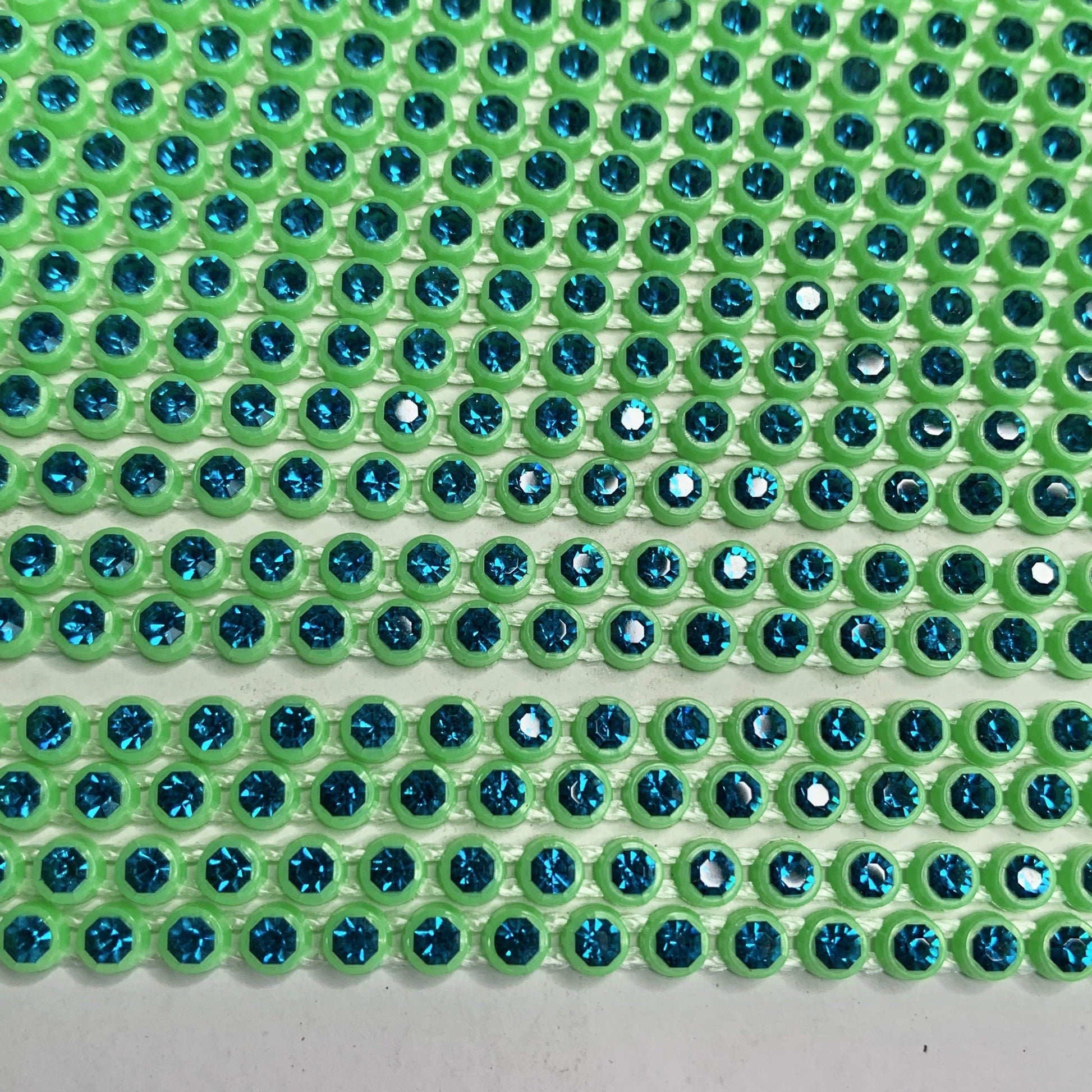 Sundaylace Creations & Bling Ss8 Plastic Rhinestone Banding Rope Ss8 Plastic Rhinestone Chain Banding, Blue Stone in Lime Green Plastic Rhinestone Chain Rope, Sold in yard