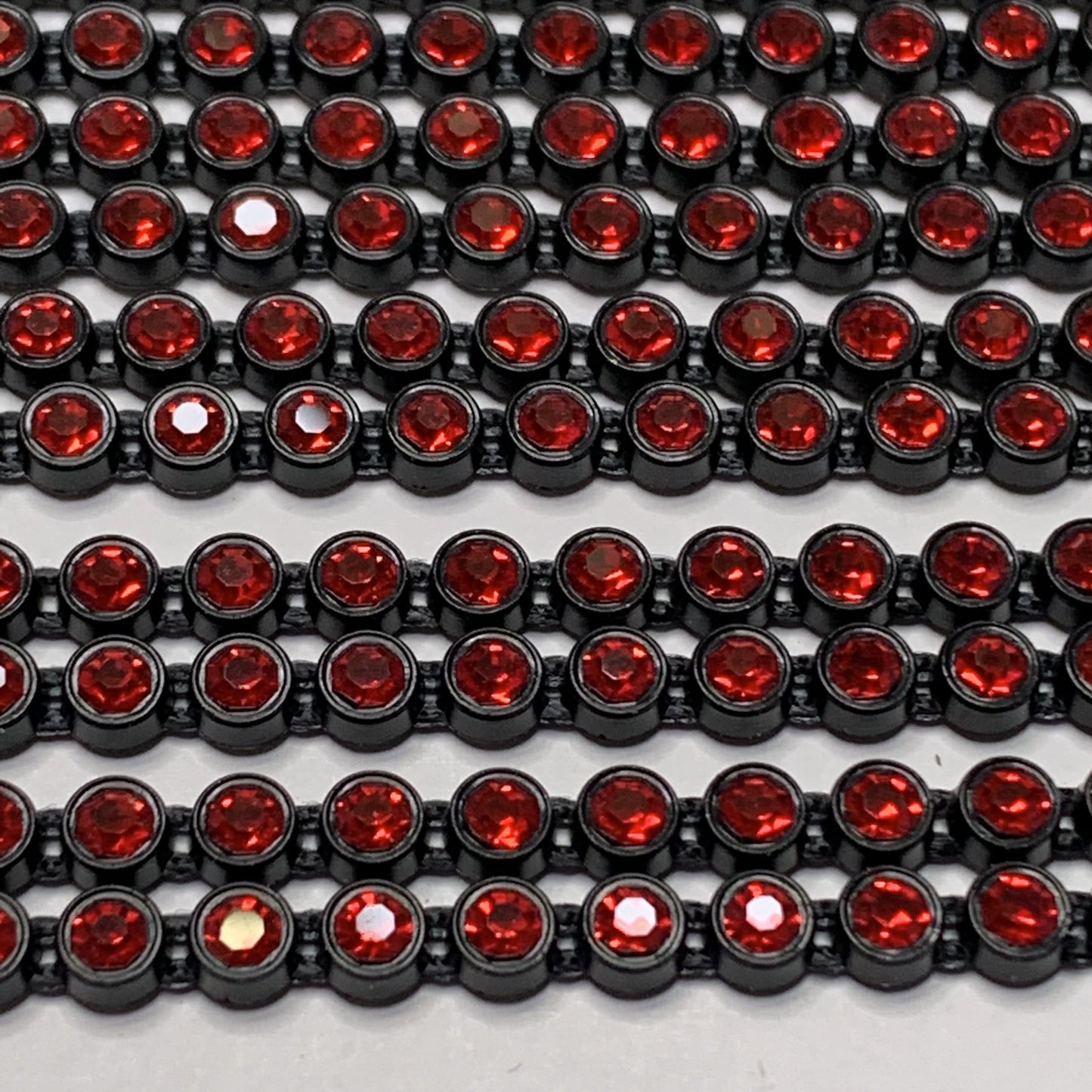 Sundaylace Creations & Bling Ss8 Plastic Rhinestone Banding Rope Ss8 Plastic Rhinestone Chain Banding, Red Stone in Black Plastic Rhinestone Chain, Sold in yard